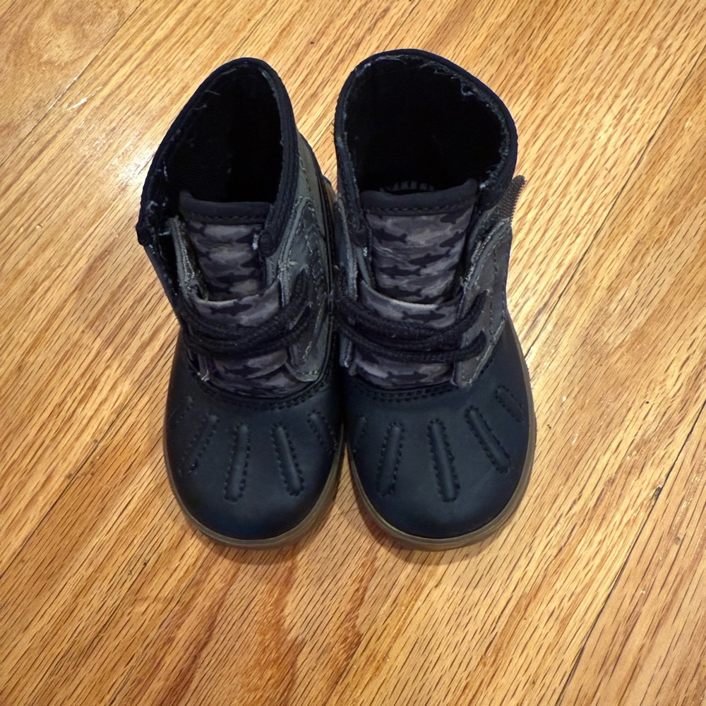 Sperry Kids Black and Gray Boots